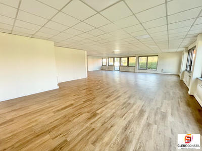 Bureau - 217 m²