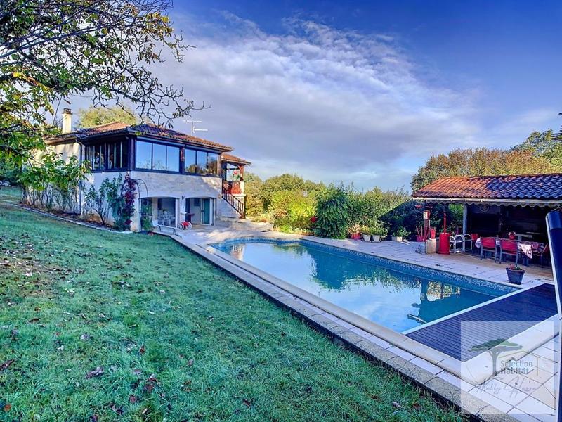 Maison - 171 m² - 5 pièces