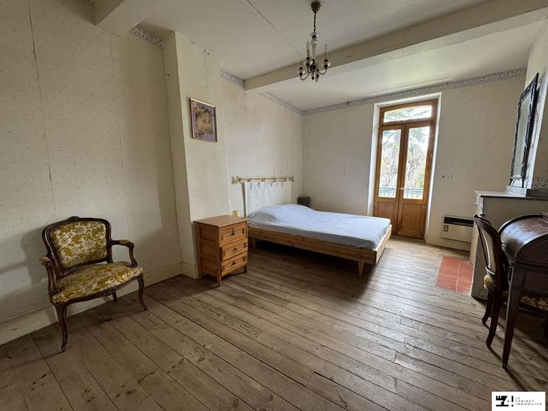 Maison traditionnelle - 177 m² - 7 pièces