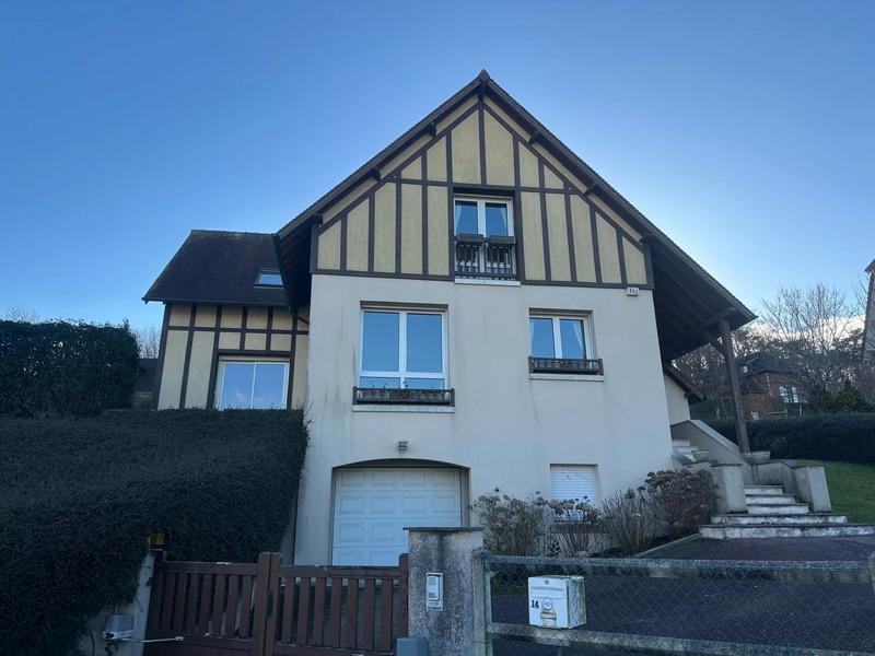 Maison - 190 m² - 6 pièces