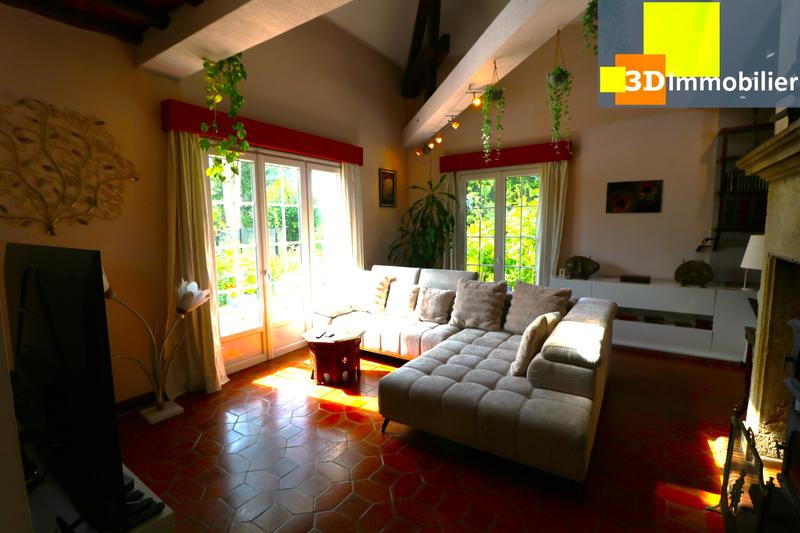 Maison - 290 m² - 8 pièces