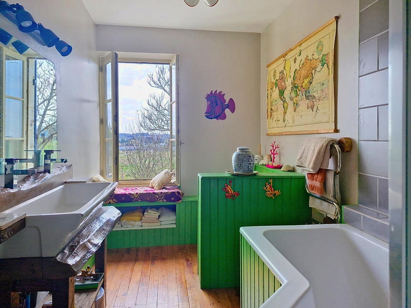 Maison - 250 m² - 10 pièces