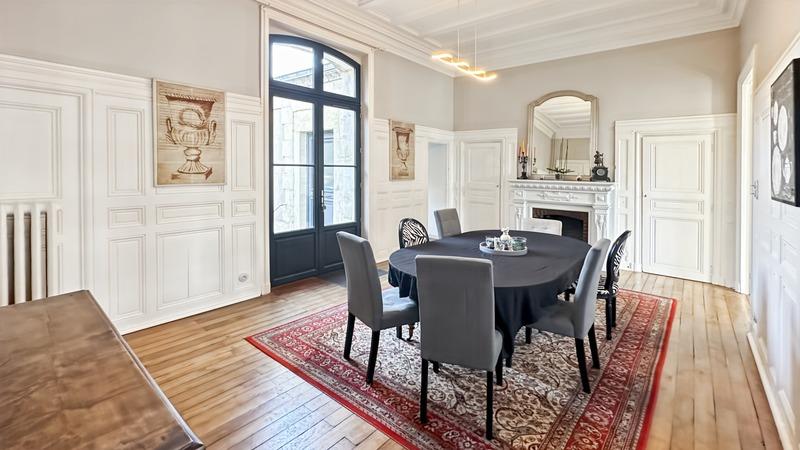 Maison bourgeoise - 240 m² - 8 pièces