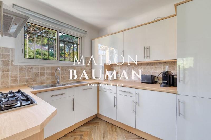 Villa - 212 m² - 9 pièces