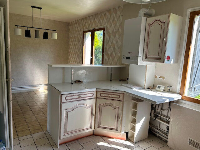 Maison - 212 m² - 12 pièces