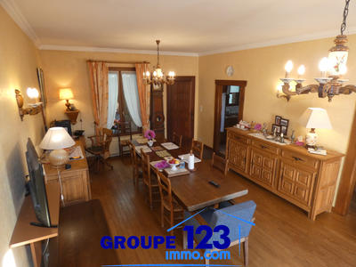 Maison - 202 m² - 5 pièces