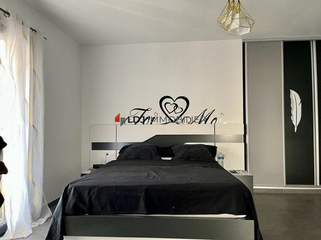 Villa - 200 m² - 5 pièces