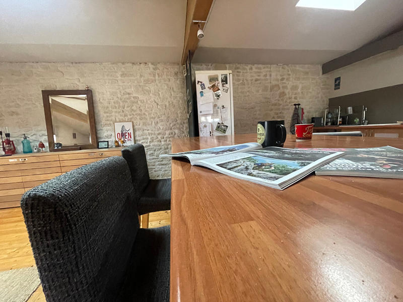 Maison - 410 m² - 6 pièces