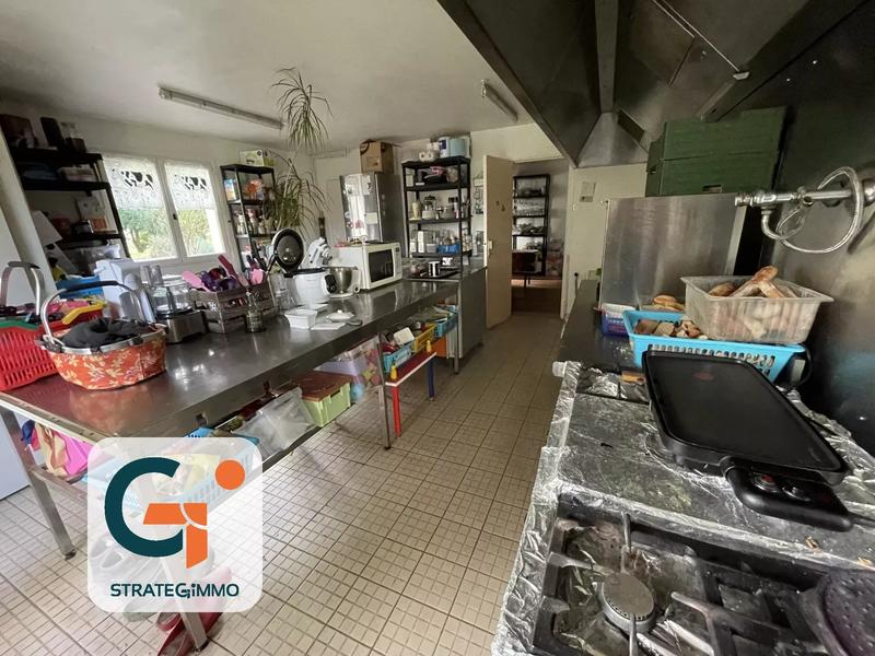 Maison - 320 m² - 12 pièces