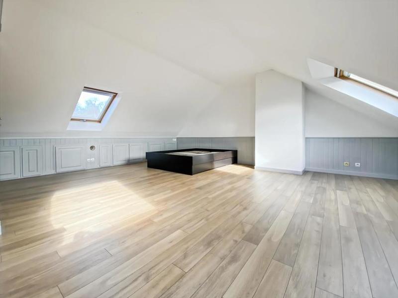 Maison - 141 m² - 7 pièces
