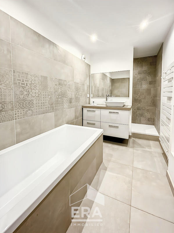 Appartement - 94 m² - 5 pièces