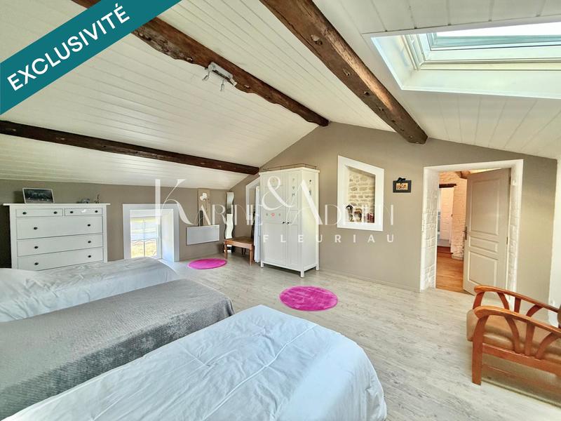 Maison - 216 m² - 7 pièces