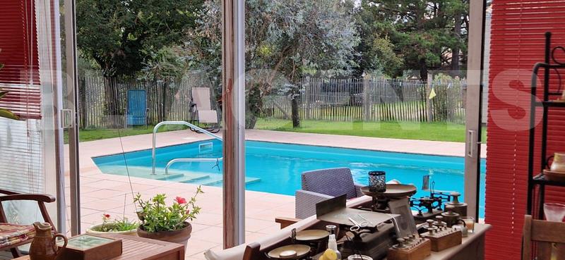 Maison traditionnelle - 210 m² - 7 pièces