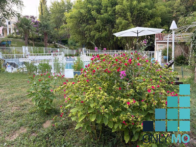 Villa - 330 m² - 6 pièces