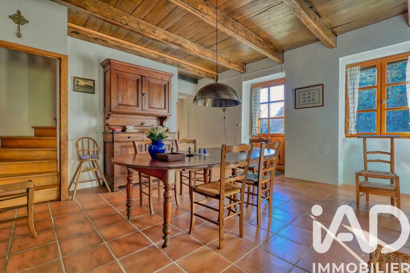 Maison - 215 m² - 6 pièces