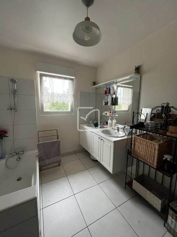 Maison - 205 m² - 8 pièces