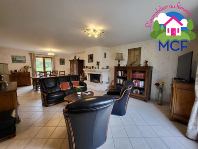 Maison traditionnelle - 202 m² - 5 pièces