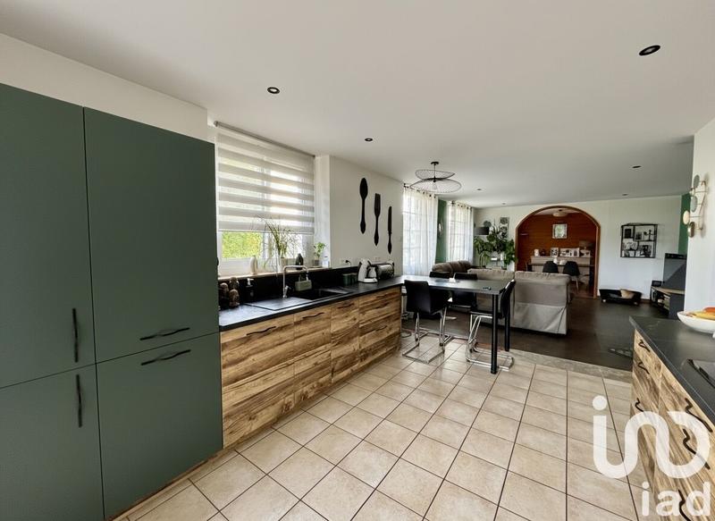 Maison - 200 m² - 8 pièces