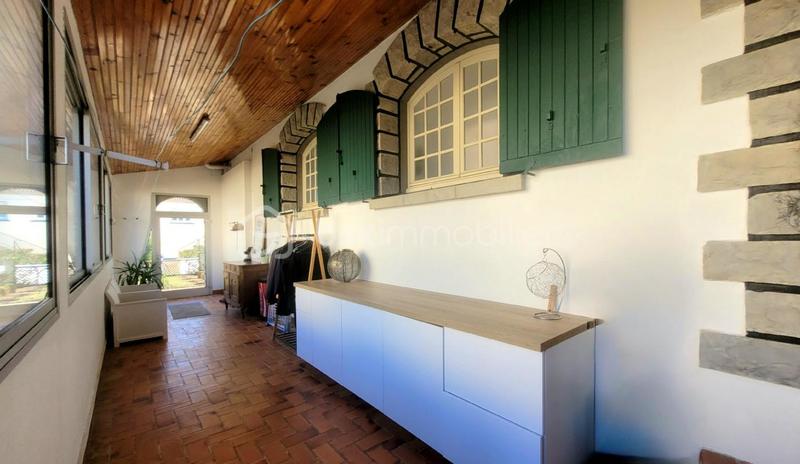 Propriété - 180 m² - 8 pièces