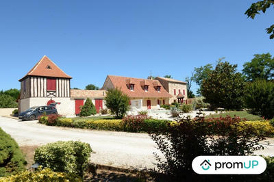 Maison - 780 m² - 18 pièces