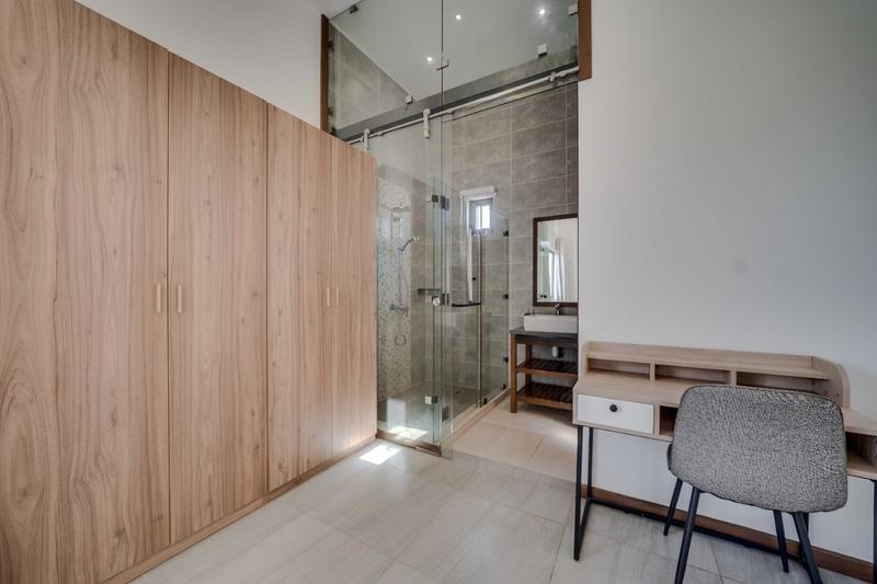 Villa - 377 m² - 7 pièces