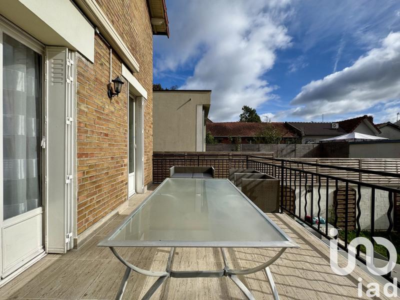 Maison - 104 m² - 4 pièces