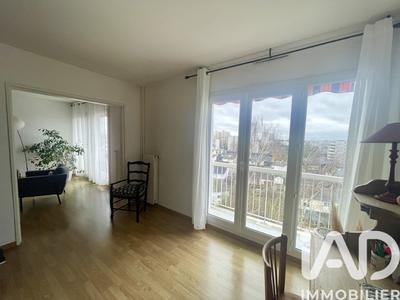 Appartement - 95 m² - 5 pièces