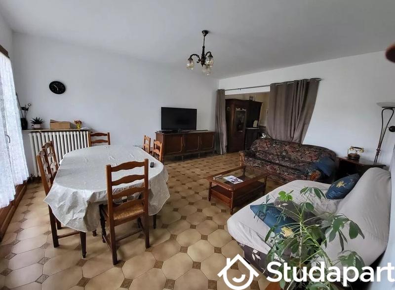 Chambre - 11 m² - 1 pièce