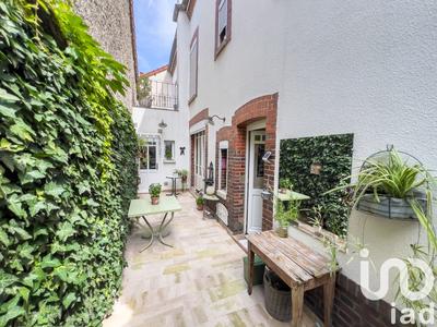 Maison - 280 m² - 8 pièces