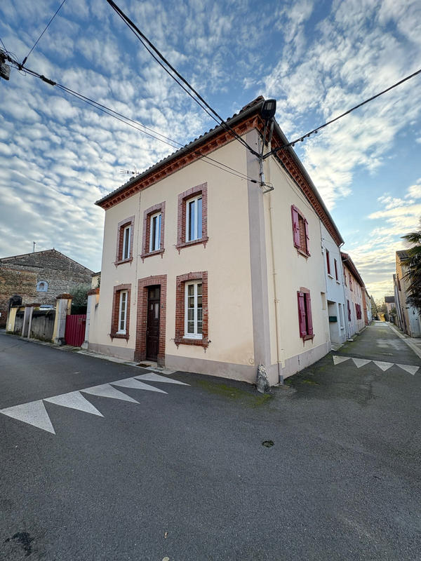 Maison - 90 m² - 4 pièces