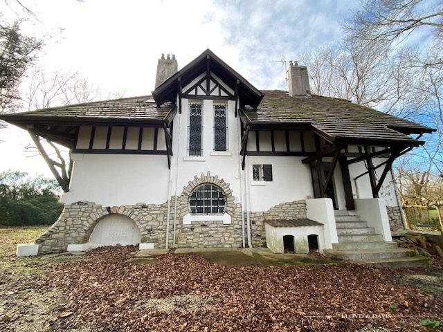 Maison - 200 m² - 7 pièces