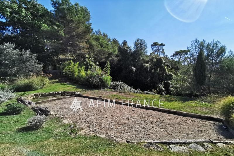 Villa - 300 m² - 5 pièces