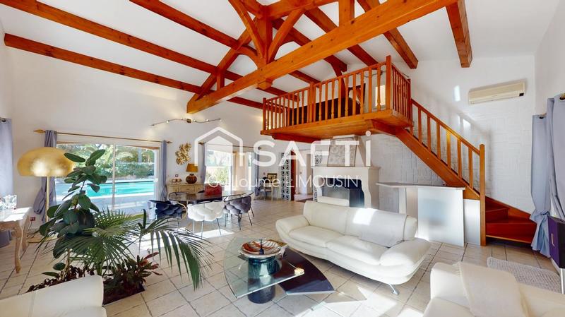 Maison - 205 m² - 6 pièces