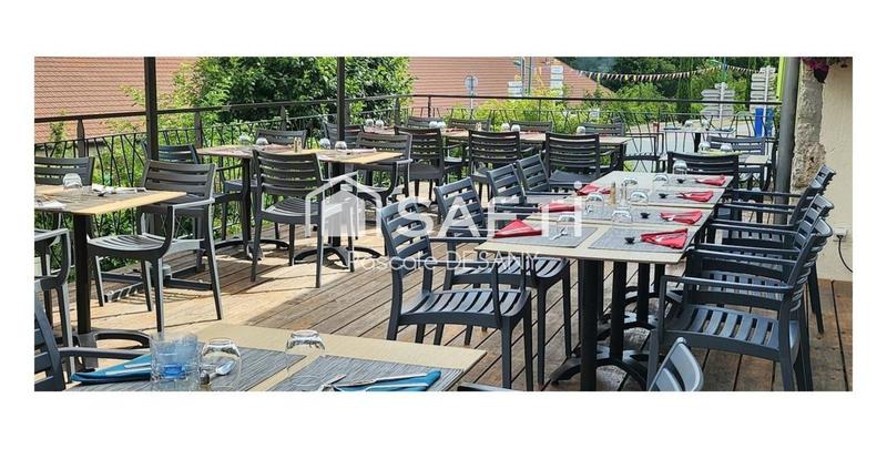 Local commercial - 1 600 m² - 35 pièces