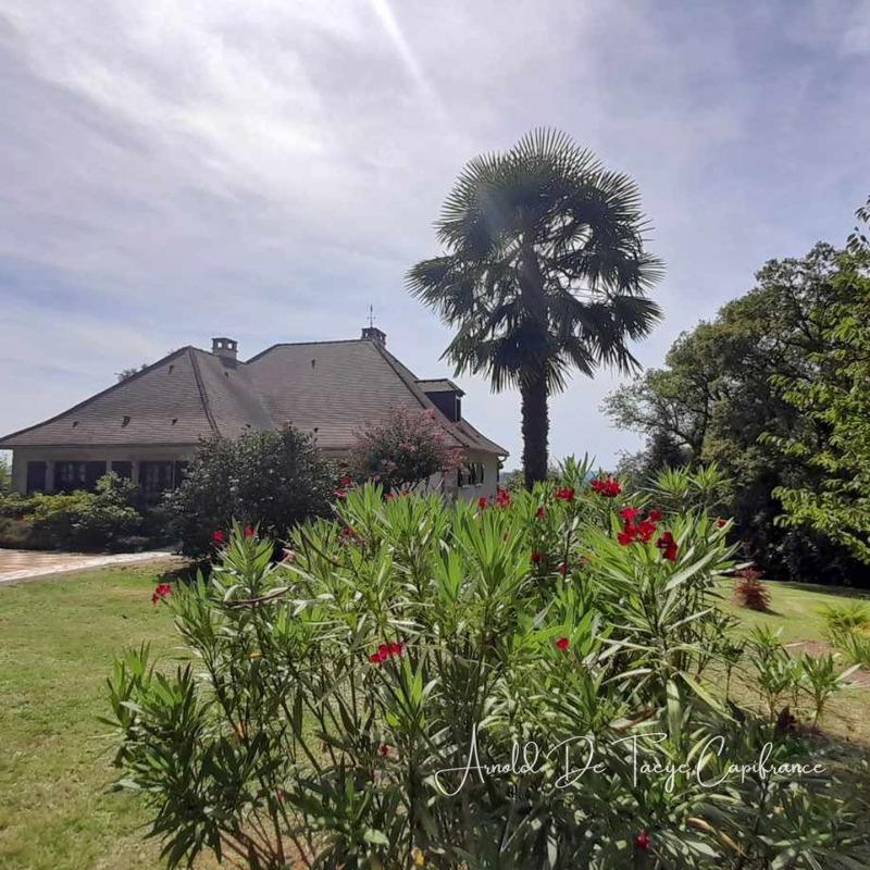 Maison - 262 m² - 10 pièces