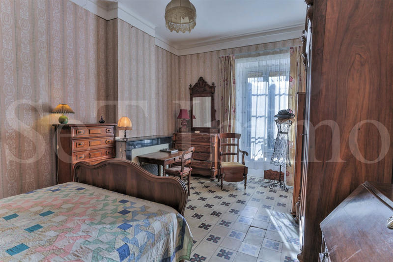 Maison - 196 m² - 7 pièces