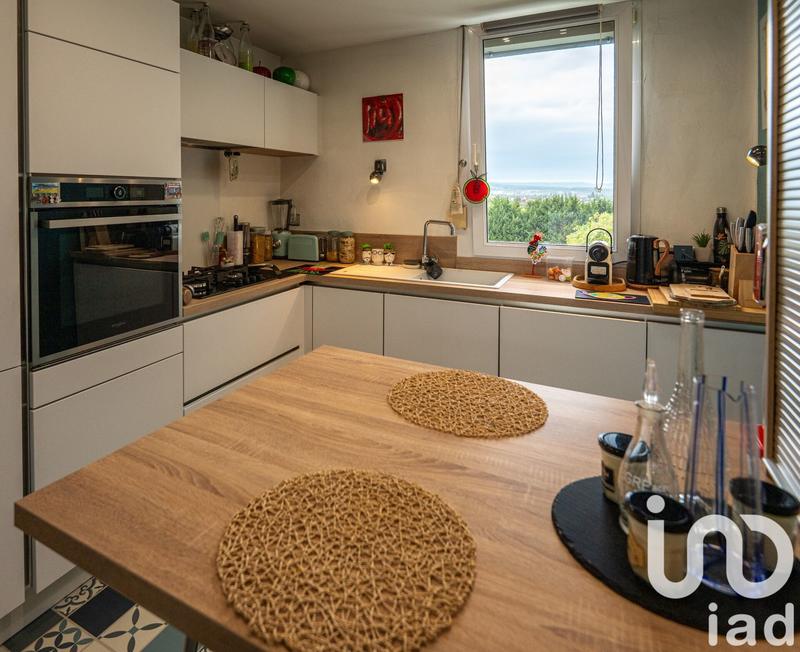 Appartement - 85 m² - 5 pièces