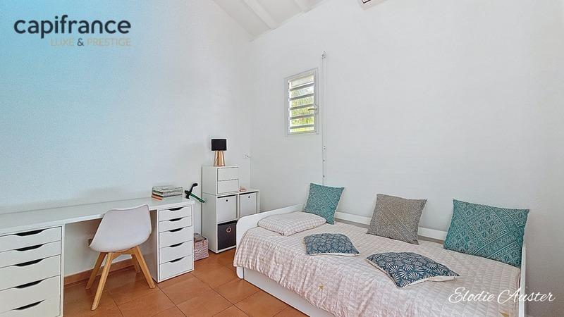 Propriété - 145 m² - 5 pièces