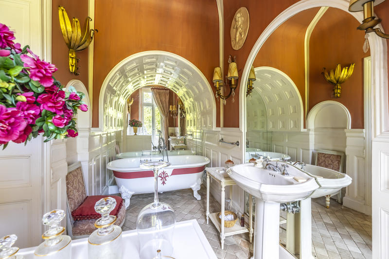 Propriété - 665 m² - 13 pièces