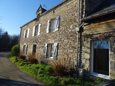 Maison - 230 m² - 6 pièces