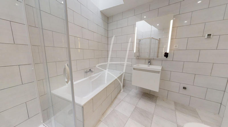 Appartement - 100 m² - 5 pièces