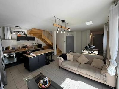 Maison - 80 m² - 5 pièces