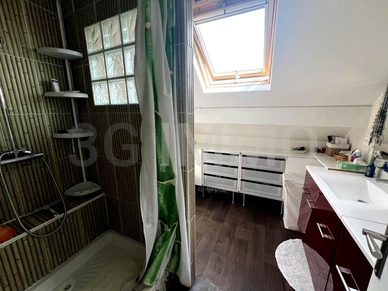 Maison - 200 m² - 7 pièces