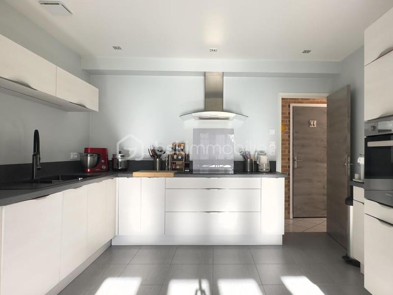 Maison traditionnelle - 130 m² - 6 pièces