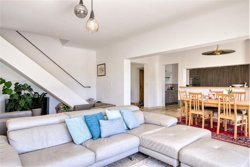 Villa - 237 m² - 8 pièces