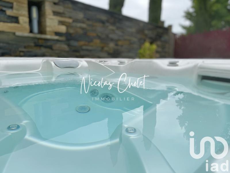 Maison - 230 m² - 8 pièces