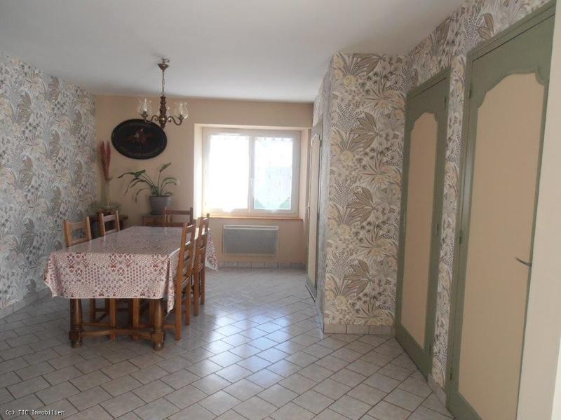 Propriété - 202 m² - 9 pièces