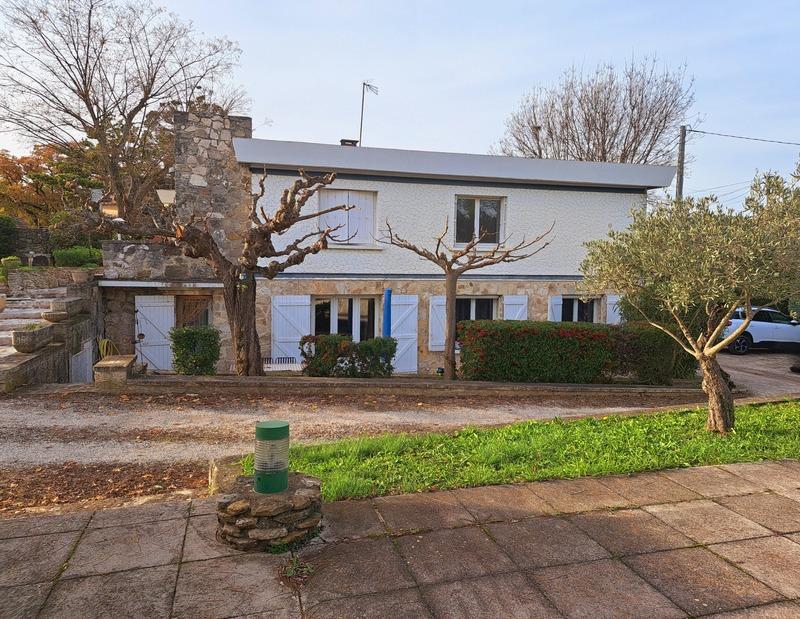 Maison - 273 m² - 8 pièces