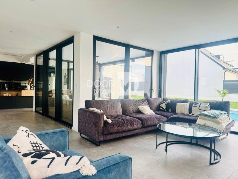 Maison - 214 m² - 6 pièces