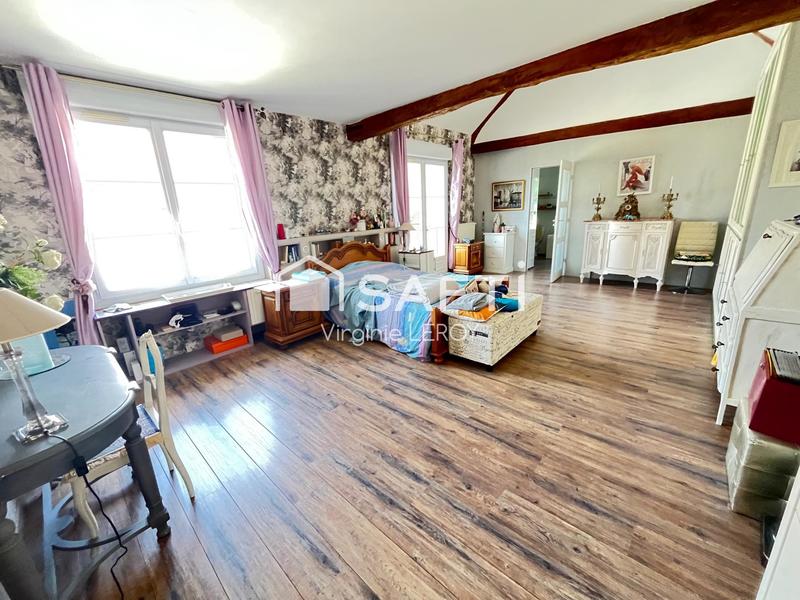 Maison - 224 m² - 7 pièces